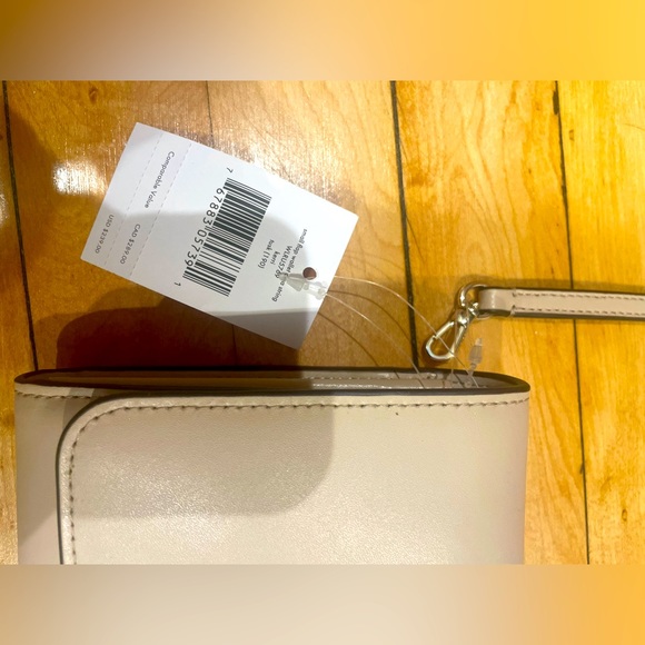 Kate Spade Flap Wallet - Picture 4 of 7